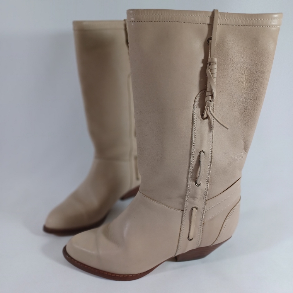 Leather Boots Vintage .